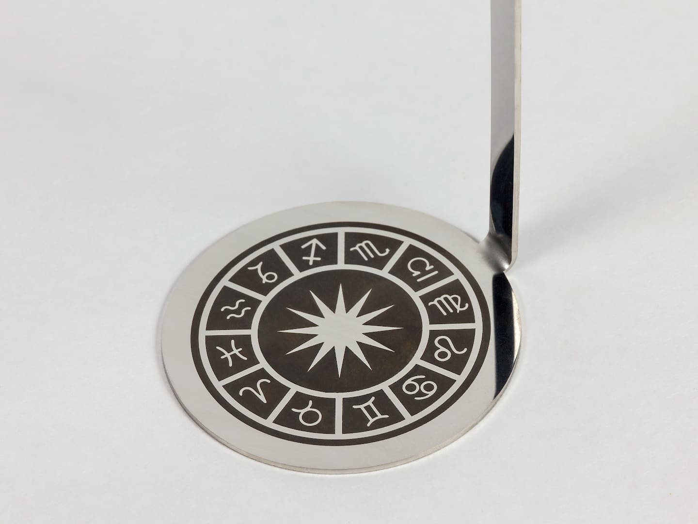 Настольный биокамин Lux Fire Зодиак "Водолей" Чёрный по цене 15 000 руб.